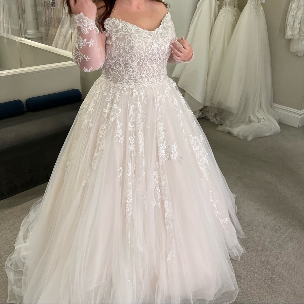 Essense of Australia Wedding Dress
